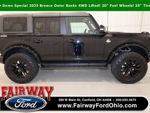 New 2025 Ford Bronco Outer Banks image 1