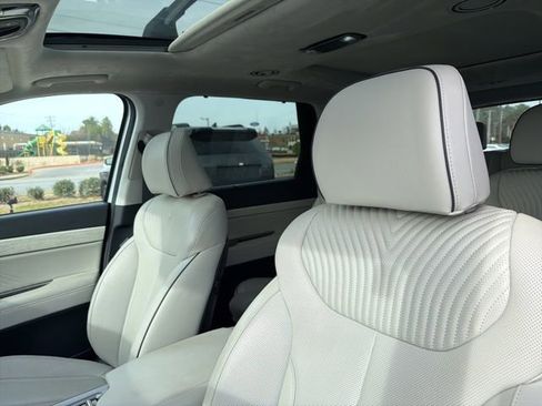 Used 2024 Hyundai Palisade Calligraphy image 22