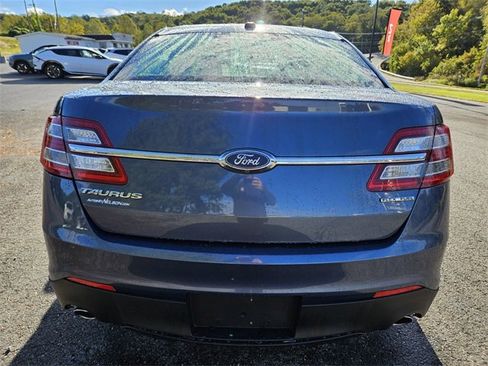 Used 2018 Ford Taurus SE image 6