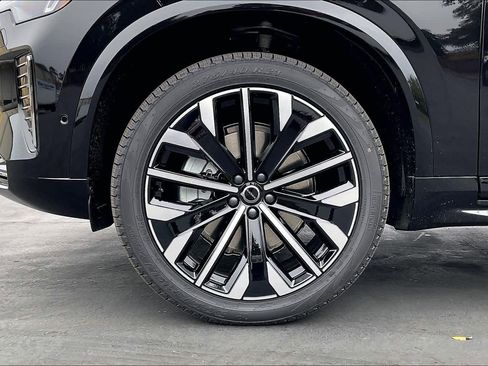 New 2026 Volvo XC90 B5 Plus image 14