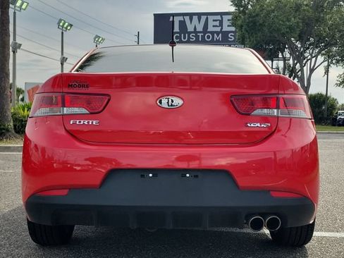 Used 2010 Kia Forte Koup SX w/ Leather Pkg FWD image 10