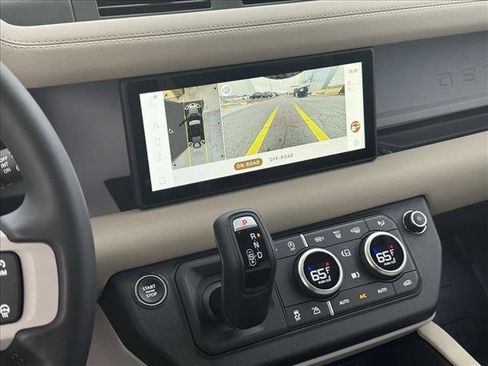 New 2024 Land Rover Defender 110 X-Dynamic SE image 13