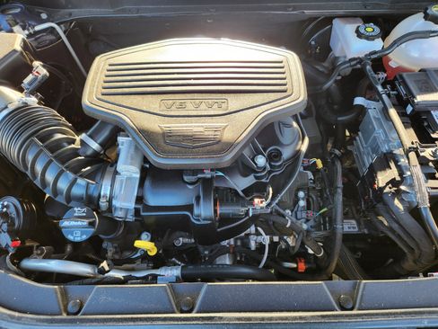 Certified 2025 Cadillac XT5 Premium Luxury image 32