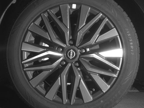 Used 2025 Nissan Altima 2.5 SV FWD image 12