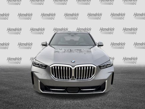 New 2026 BMW X5 sDrive40i image 3