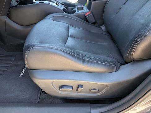 Used 2019 Nissan Rogue SL w/ Premium Package AWD/4WD image 10