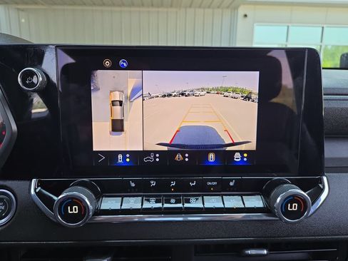 Used 2025 Chevrolet Colorado Trail Boss w/ Midnight Edition AWD/4WD image 24