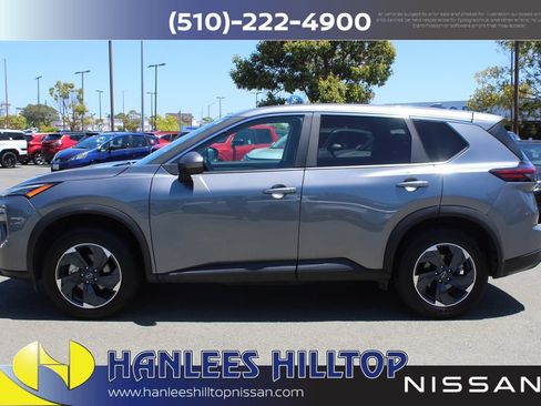 Used 2025 Nissan Rogue SV FWD image 2
