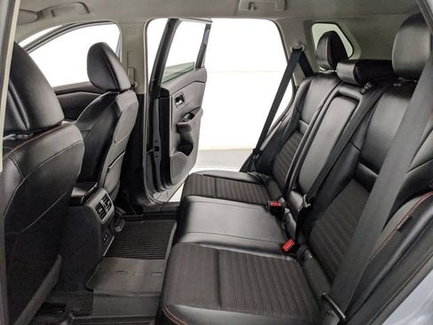 Used 2025 Nissan Rogue SV AWD/4WD image 17