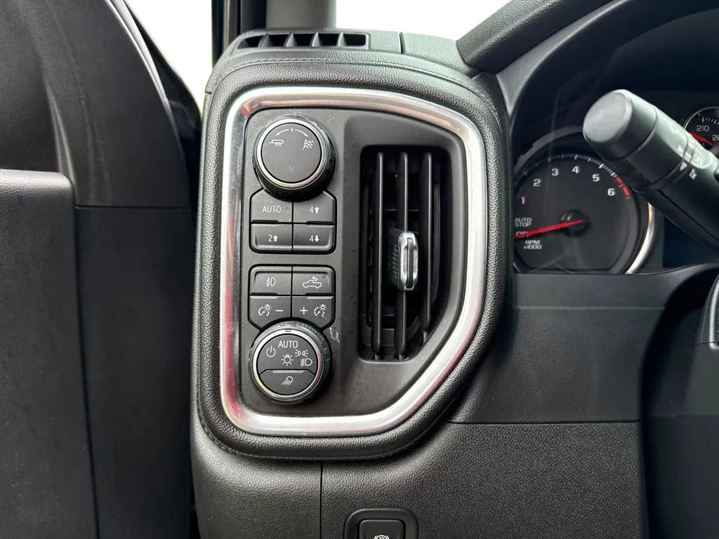 Used 2019 Chevrolet Silverado 1500 RST w/ True North Edition AWD/4WD image 19