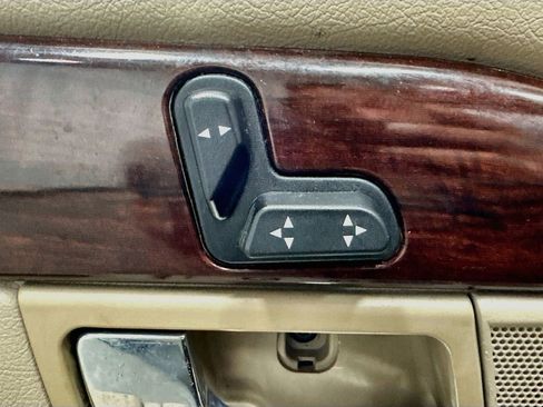 Used 2005 Mercury Grand Marquis LS RWD image 26