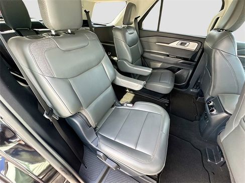 Used 2025 Ford Explorer Active w/ Active Comfort Package image 27