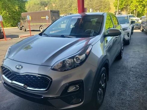 Used 2022 Kia Sportage LX image 5