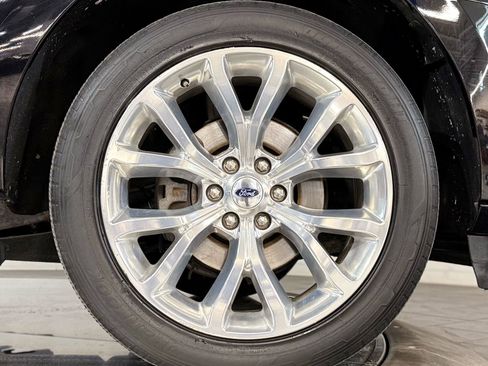 Used 2019 Ford Expedition Platinum image 14