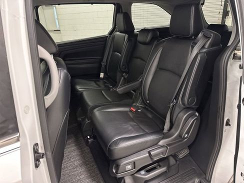 Used 2023 Honda Odyssey Touring image 14