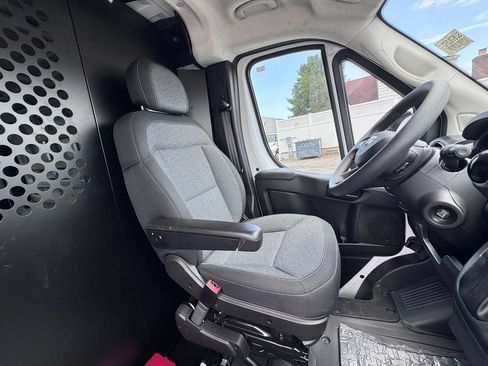 Used 2025 RAM ProMaster 2500 w/ U-Haul Equipment Group FWD image 20