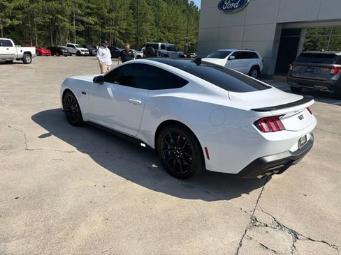 Used 2024 Ford Mustang GT RWD image 20
