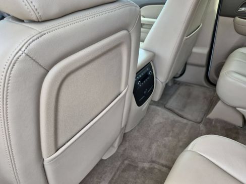 Used 2012 GMC Yukon SLT w/ SLT-2 Equipment Package AWD/4WD image 18