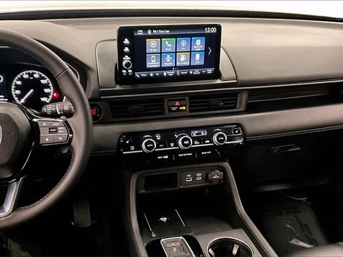 Used 2025 Honda Pilot EX-L image 6