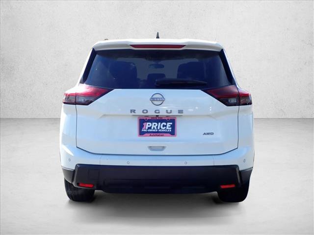Used 2024 Nissan Rogue S AWD/4WD image 3