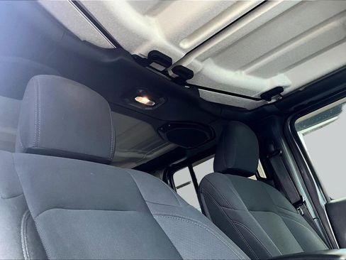 Used 2018 Jeep Wrangler Unlimited Sport S image 27