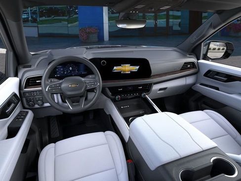 New 2025 Chevrolet Suburban Premier image 16