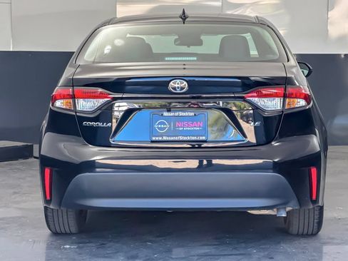 Used 2025 Toyota Corolla LE FWD image 4