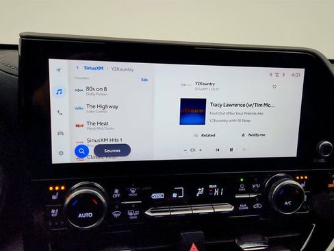 Used 2023 Toyota Highlander Platinum image 18