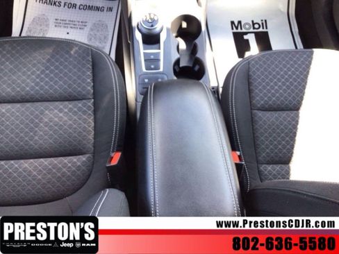 Used 2025 Ford Escape Active AWD/4WD image 20