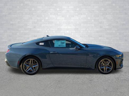 Used 2025 Ford Mustang GT Premium RWD image 3