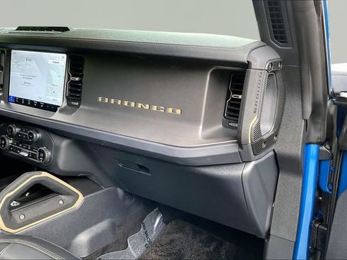 Used 2025 Ford Bronco Badlands AWD/4WD image 18