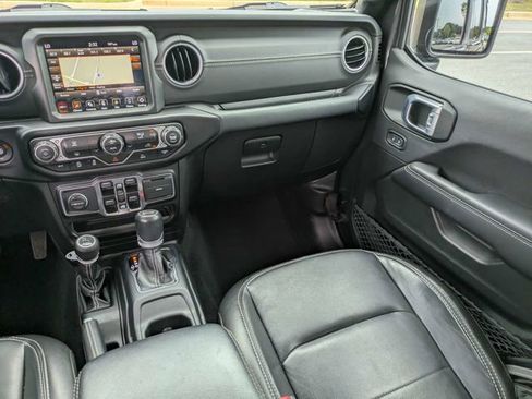 Used 2021 Jeep Wrangler Unlimited Sahara AWD/4WD image 17
