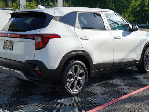 Used 2024 Kia Seltos LX AWD/4WD image 13