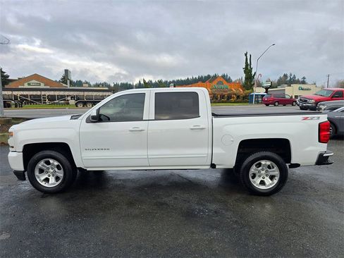 Used 2017 Chevrolet Silverado 1500 LT w/ All Star Edition image 4