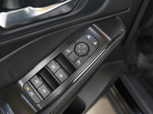 Used 2022 Nissan Rogue SV w/ SV Premium Package image 22