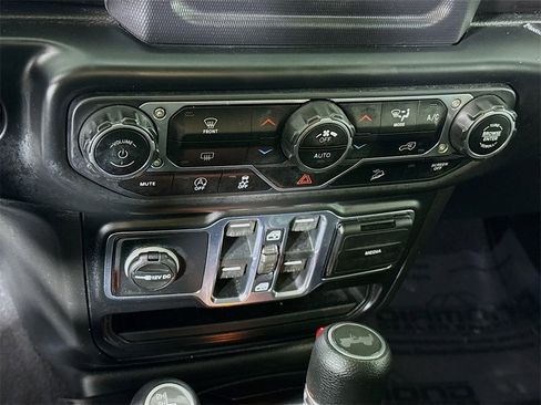 Used 2020 Jeep Wrangler Unlimited Sport image 7