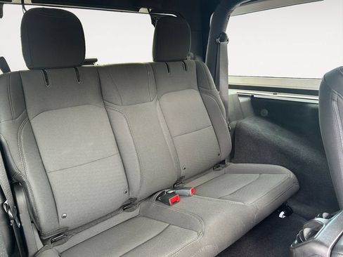 Used 2018 Jeep Wrangler Sport AWD/4WD image 23