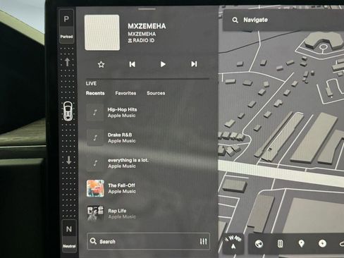 Used 2023 Tesla Model X image 19