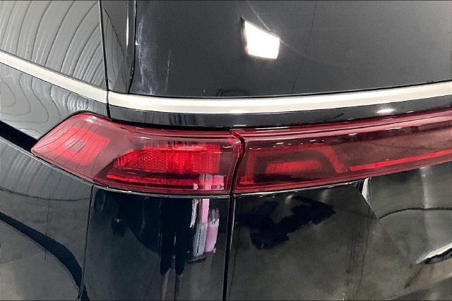 Used 2023 Kia Carnival EX FWD image 23