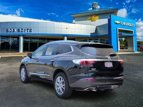 Used 2023 Buick Enclave Essence w/ Experience Buick Package FWD image 6