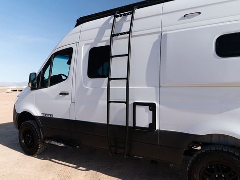 Used 2023 Mercedes-Benz Sprinter 2500 image 89