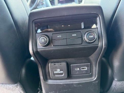 Used 2020 GMC Acadia SLT w/ Driver Alert Package II AWD/4WD image 16