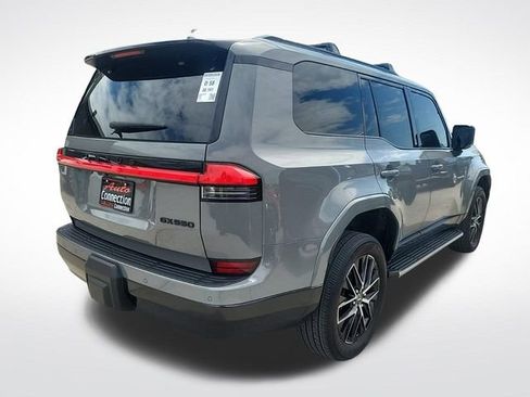 Used 2024 Lexus GX 550 w/ Accessory Package (2T) image 2