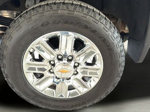 Used 2024 Chevrolet Silverado 2500 High Country AWD/4WD image 18