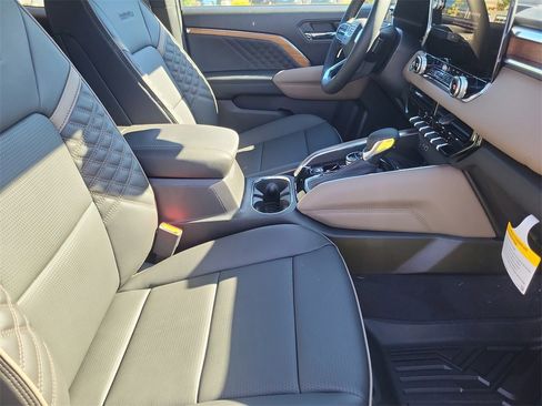 New 2026 GMC Canyon Denali image 10