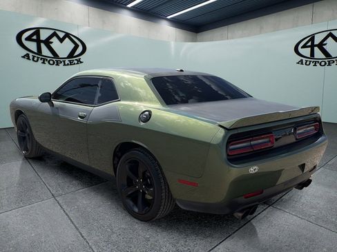 Used 2018 Dodge Challenger R/T w/ Driver Convenience Group RWD image 5