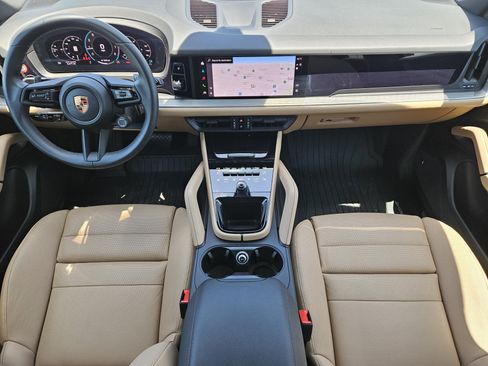 Certified 2026 Porsche Cayenne AWD/4WD image 24