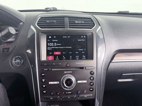 Used 2018 Ford Explorer Limited w/ Ford Safe & Smart Package image 20