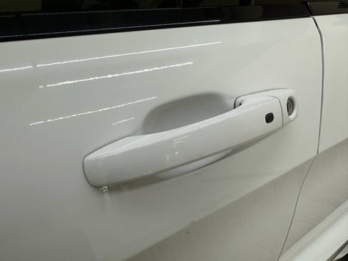 Used 2019 Jeep Grand Cherokee Altitude image 11