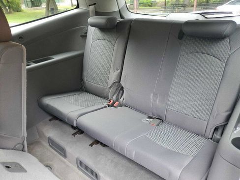 Used 2011 Chevrolet Traverse LS FWD image 18